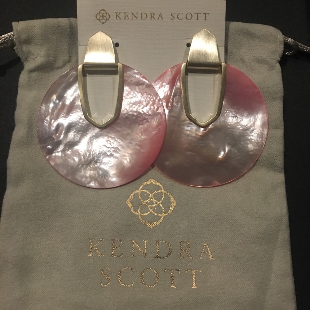 Kendra Scott pink mop Dianes